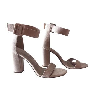 Herstyle Nude Women’s Sz10 Chunky Block Heels Open Toe Ankle Strap NWOT